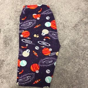 LuLaRoe Pants - RARE Purple Space Lularoe Leggings OS LuLaRoe Pants - RARE Purple Space Lularoe Leggings OS